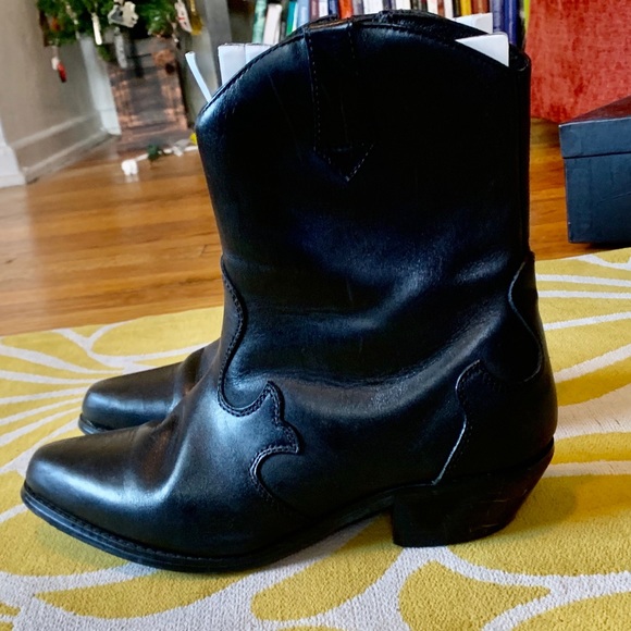 dingo Shoes - Dingo Western-style Black Leather Booties